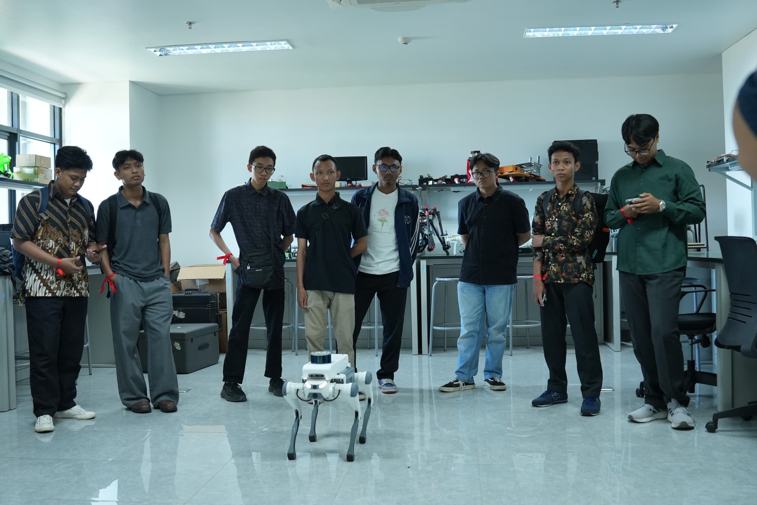 Tour Laboratorium Robotik